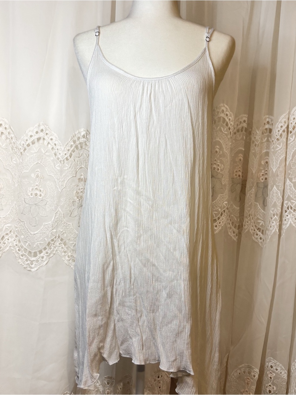 Elan White Crinkle Low Back Pocket Slip Dress | Size L